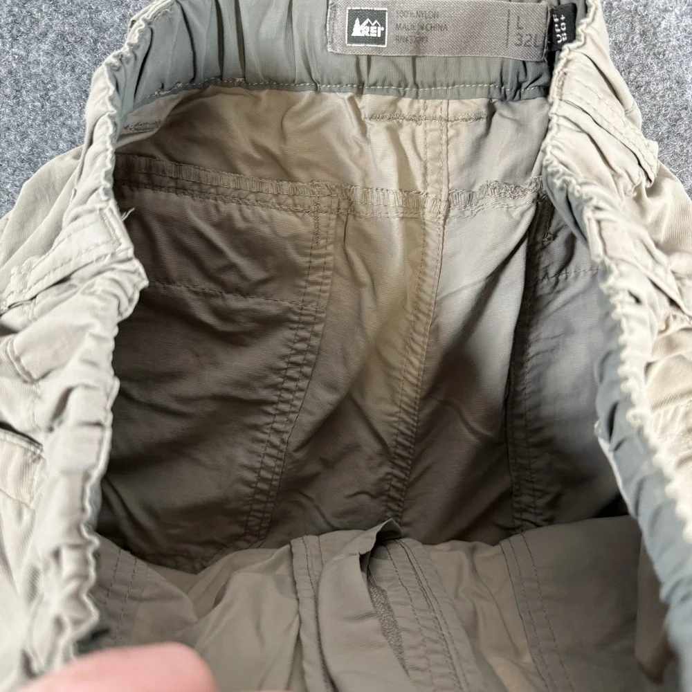 REI Pants Mens Large (Fits 30x31) Tan Beige Cargo Nylon UPF‎ 50+ Hiking Outdoors